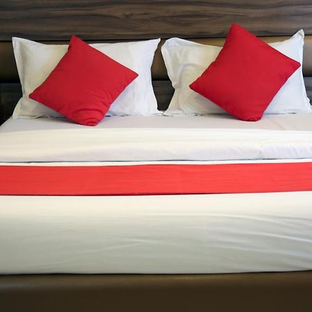 Hotel Mahak Bārān エクステリア 写真