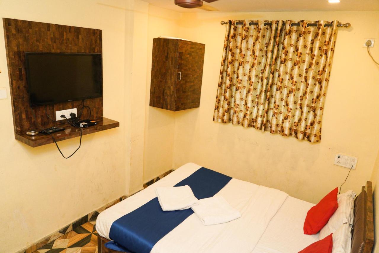 Hotel Mahak Bārān エクステリア 写真